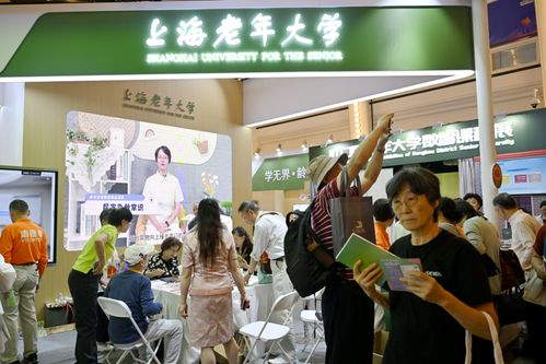 打通“最后一公里”，上海老年大學(xué)以提質(zhì)擴(kuò)容點(diǎn)亮銀發(fā)教育新篇章