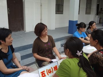雙河新村小學(xué)舉辦“教育咨詢暖人心，家校共育促成長(zhǎng)”教育咨詢服務(wù)活動(dòng)